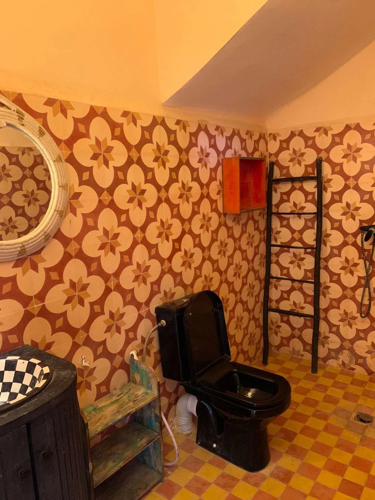 Ground floor bathroom with modern fittings