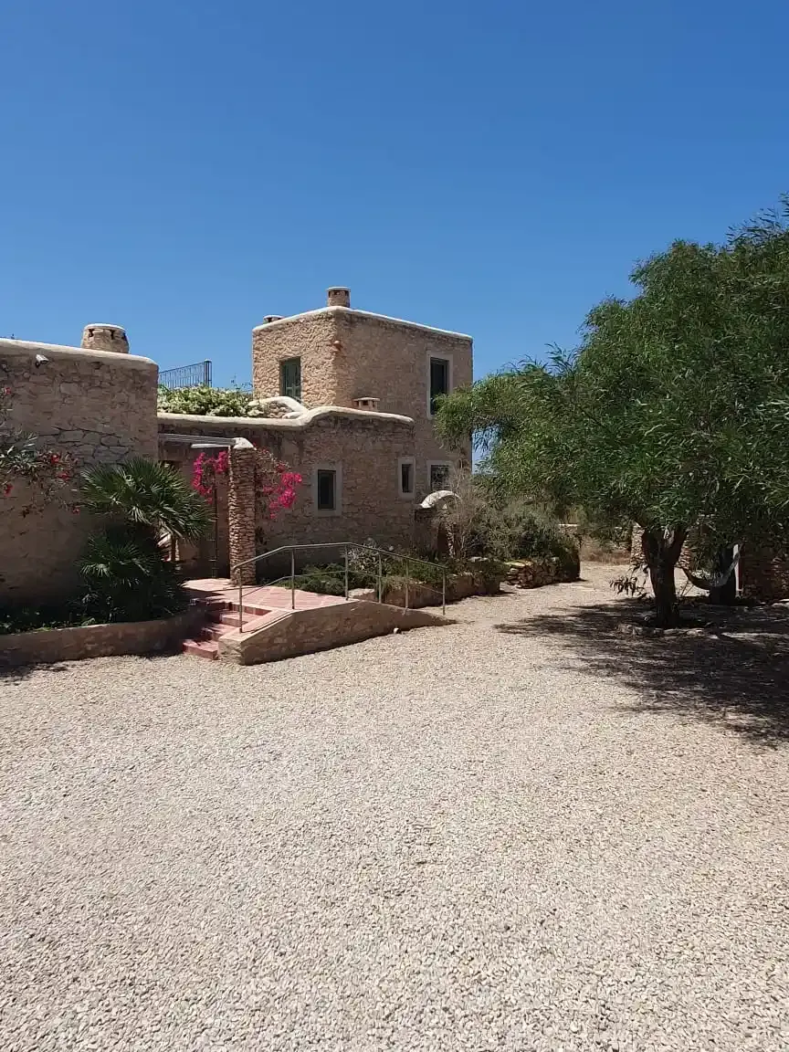 Peaceful villa surroundings near Mogador Golf