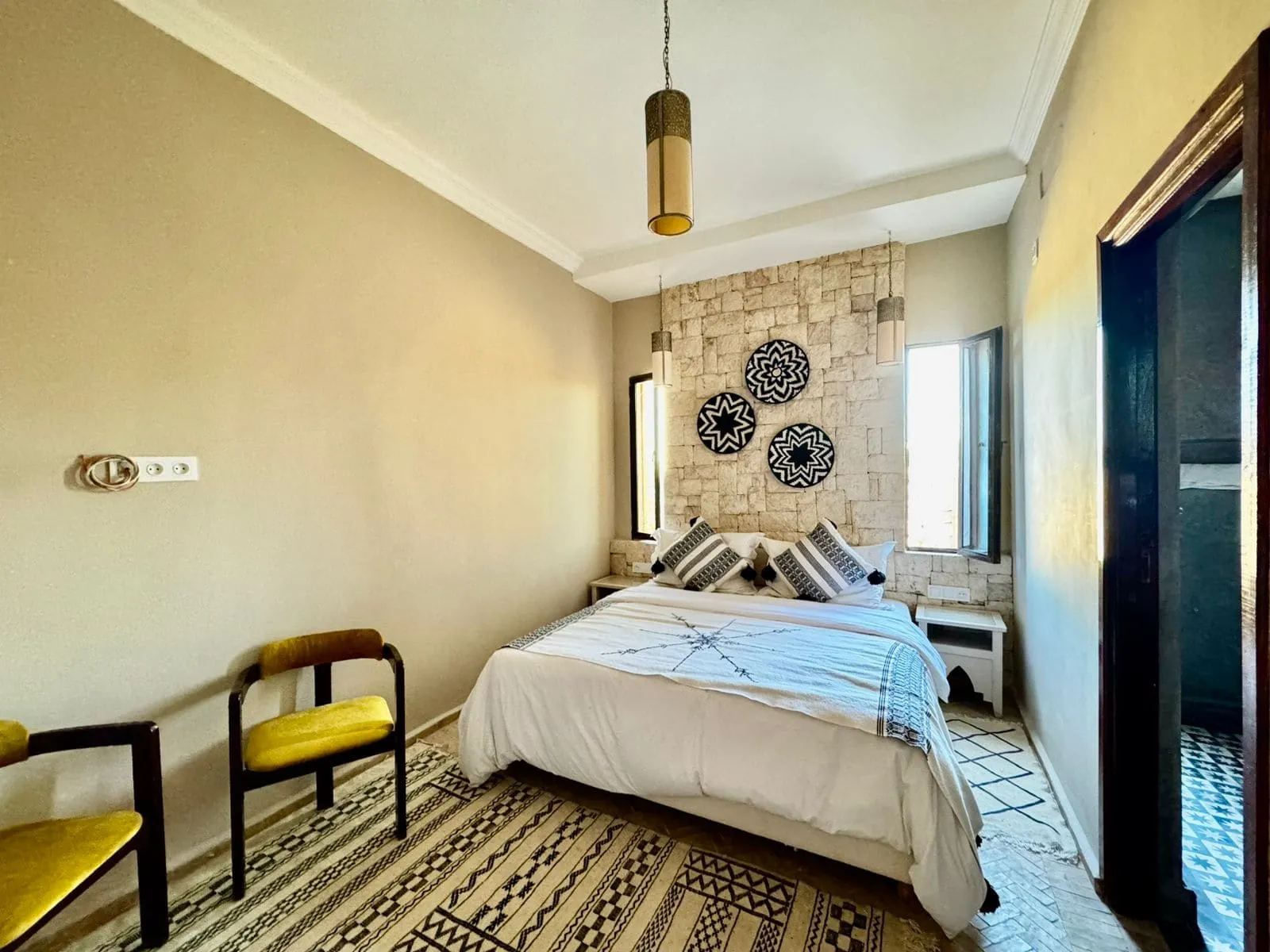 Espace de vie confortable d’une villa en location longue durée à Ida Ougard