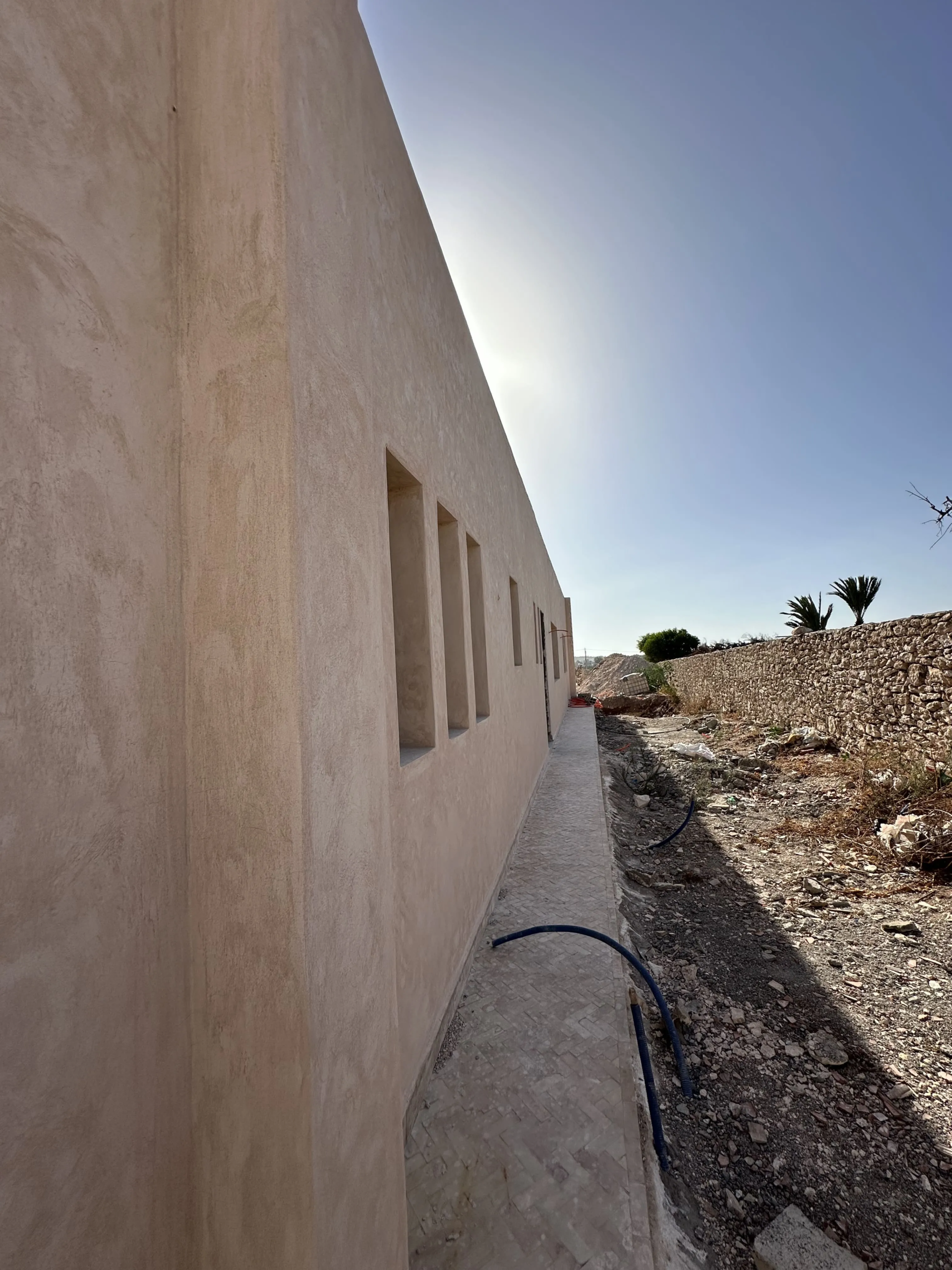 Exterior view of the property with garden on a 1000 sqm plot in Ghazoua